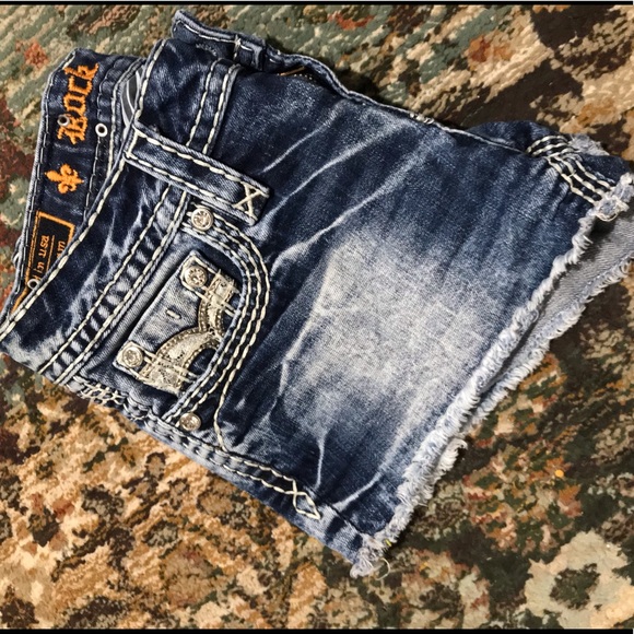 ❌SOLD❌Rock Revival Octavia Shorts size 26.. - Picture 4 of 8